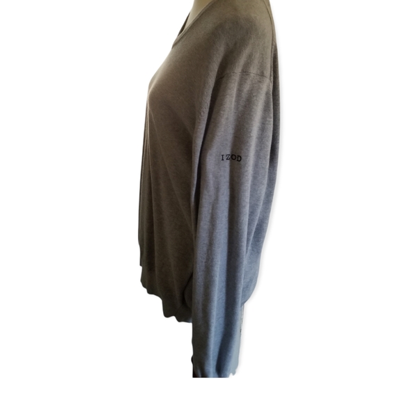 Izod Golf pullover sweater for men, in soft gray. - Picture 4 of 8